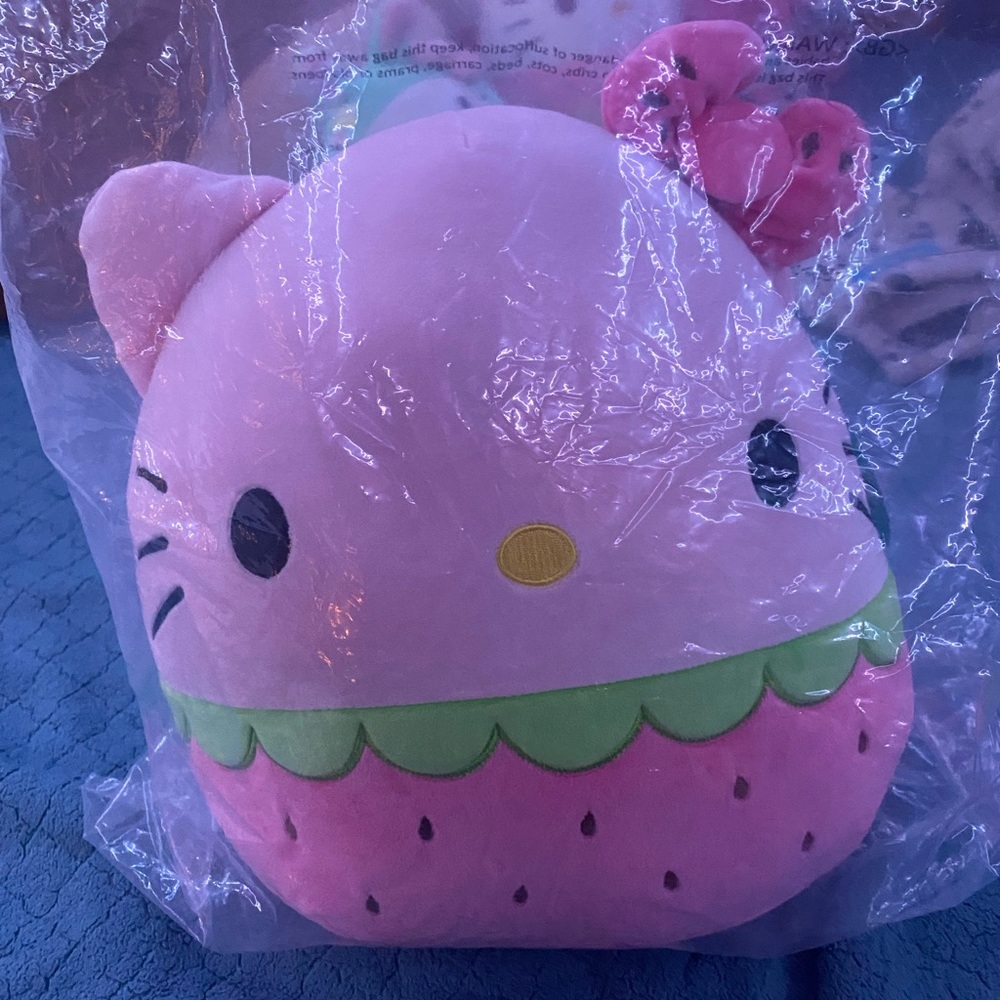 Hello Kitty Squishmallow